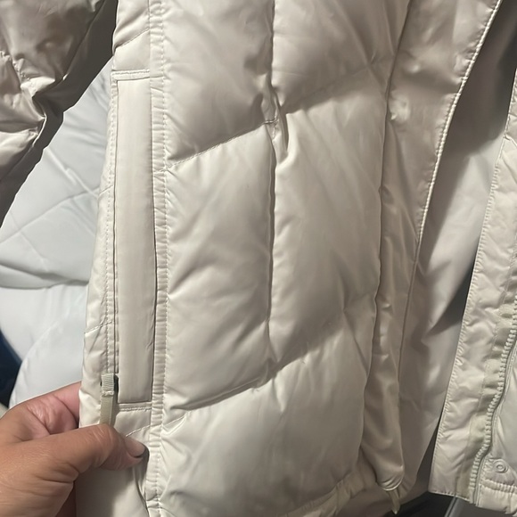 Women’s Patagonia down jacket - Picture 5 of 7